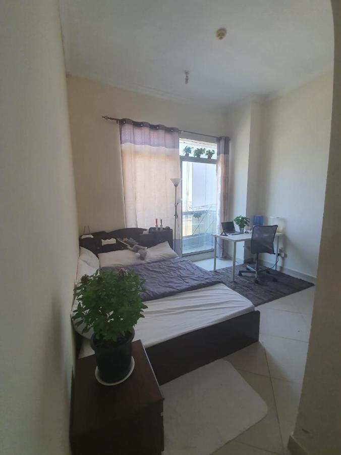 One Masterbedroom In 2 Bedroom Apt,Al Darwesh,Al Barsha 1 Dubai Exterior photo