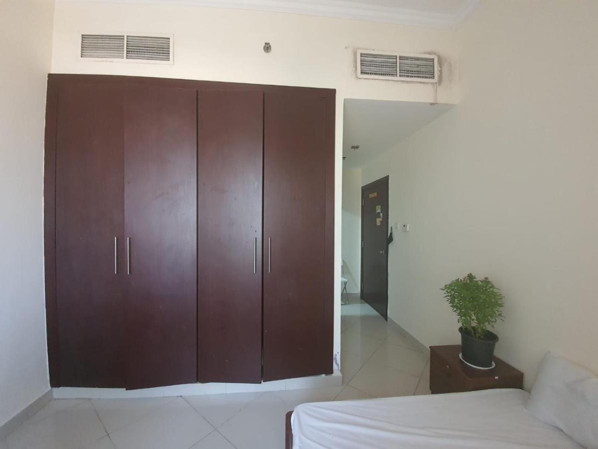 One Masterbedroom In 2 Bedroom Apt,Al Darwesh,Al Barsha 1 Dubai Exterior photo